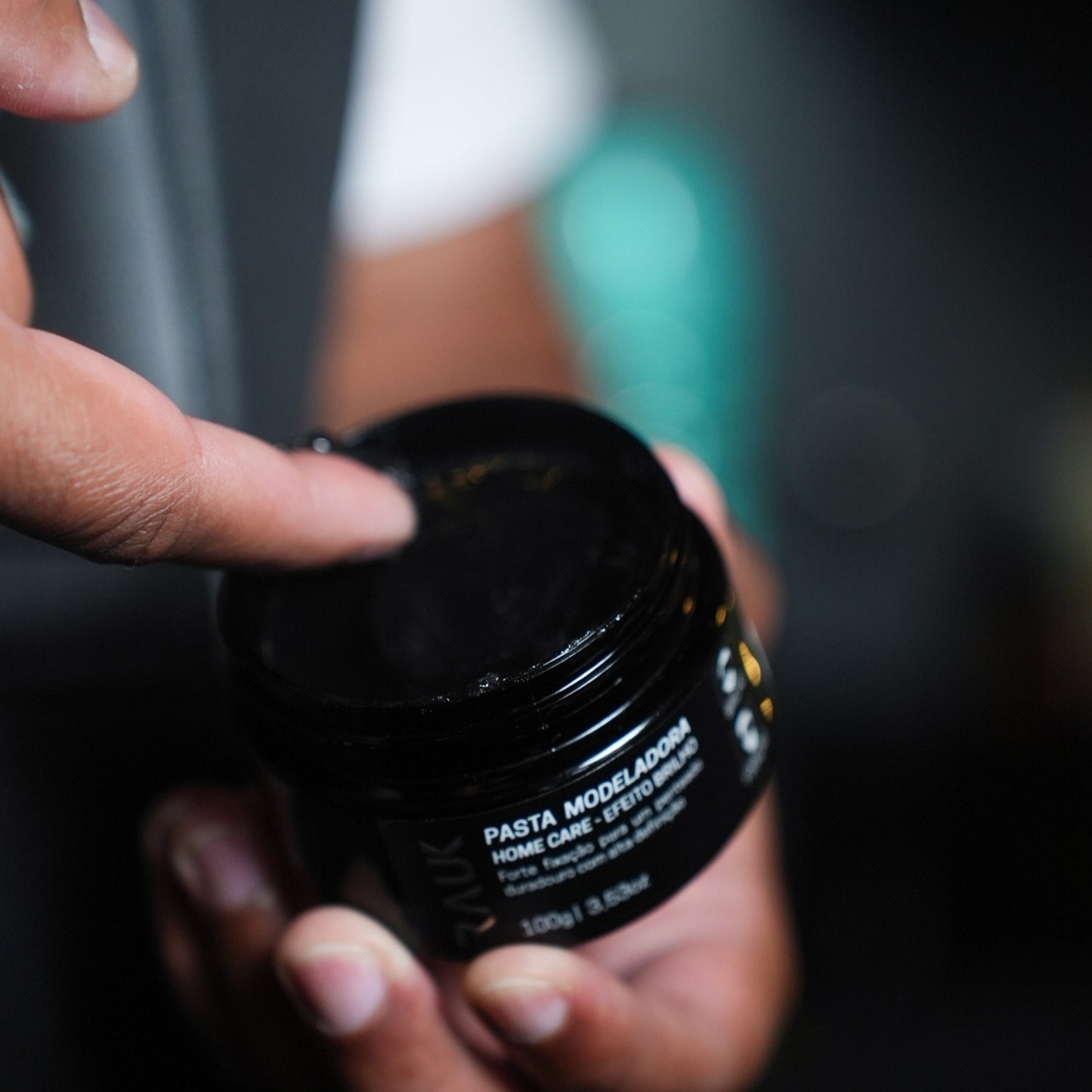 Shiny Effect Styling Paste